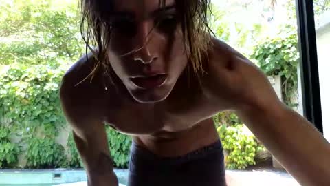 Lin inst lingoodyy online show from 02-26-25, 04:58