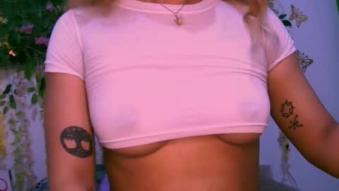 Snapshot of crysrus chatting on 01-06-26, 08:34 crysrus online show from 01-06-26, 08:34