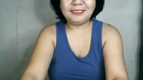 Snapshot of crystal_april chatting on 01-28-25, 12:05 Crys online show from 01-28-25, 12:05