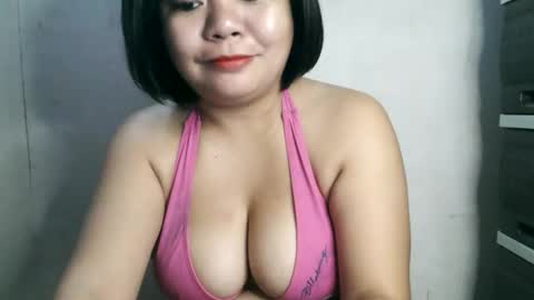 Snapshot of crystal_april chatting on 02-05-25, 02:08 Crys online show from 02-05-25, 02:08