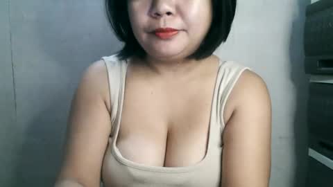 Snapshot of crystal_april chatting on 02-06-25, 12:43 Crys online show from 02-06-25, 12:43