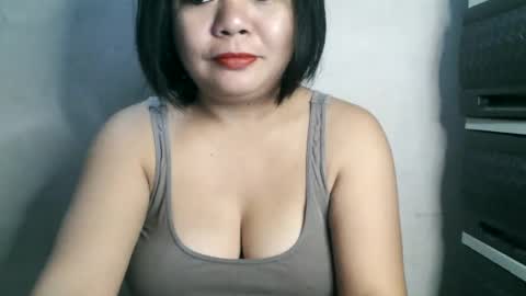 Snapshot of crystal_april chatting on 02-06-25, 12:37 Crys online show from 02-06-25, 12:37