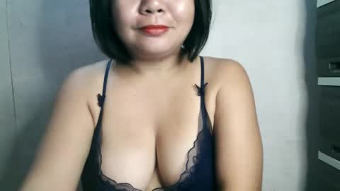 Snapshot of crystal_april chatting on 02-12-25, 01:19 Crys online show from 02-12-25, 01:19