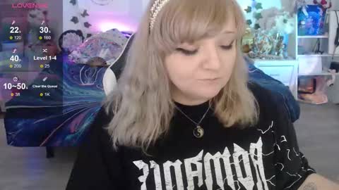 Snapshot of crystal_galaxy chatting on 11-03-25, 07:53 online show from 11-03-25, 07:53