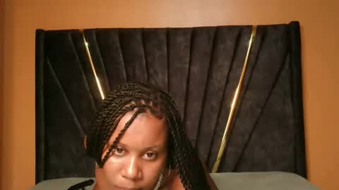 lisa online show from 10-22-25, 08:19