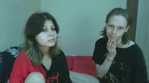 Crystal and Marcl online show from 10-10-25, 09:03