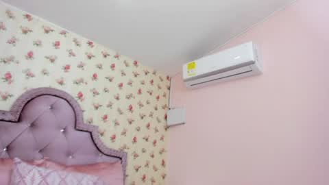 Snapshot of crystal_watson0 chatting on 07-16-26, 01:17 Milf Latina online show from 07-16-26, 01:17