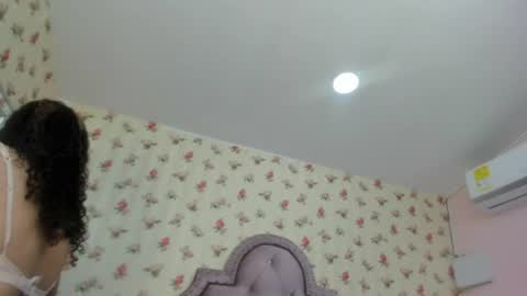 Snapshot of crystal_watson0 chatting on 08-01-26, 01:10 Milf Latina online show from 08-01-26, 01:10