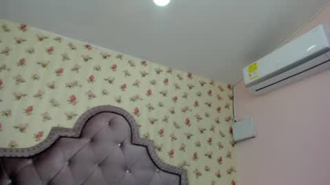 Snapshot of crystal_watson0 chatting on 08-06-26, 03:14 Milf Latina online show from 08-06-26, 03:14