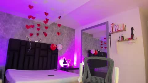 Snapshot of crystalboow chatting on 02-18-26, 03:52 Crystal online show from 02-18-26, 03:52