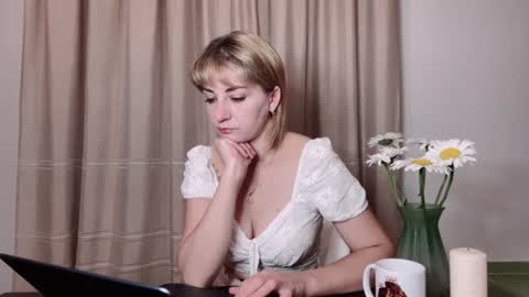 Snapshot of crystalfever_ chatting on 07-04-26, 08:04 Mary online show from 07-04-26, 08:04