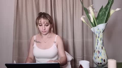 Snapshot of crystalfever_ chatting on 07-19-26, 07:50 Mary online show from 07-19-26, 07:50