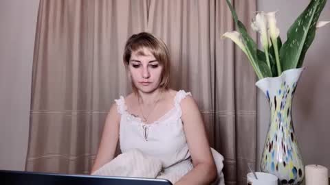 Snapshot of crystalfever_ chatting on 07-20-26, 08:22 Mary online show from 07-20-26, 08:22
