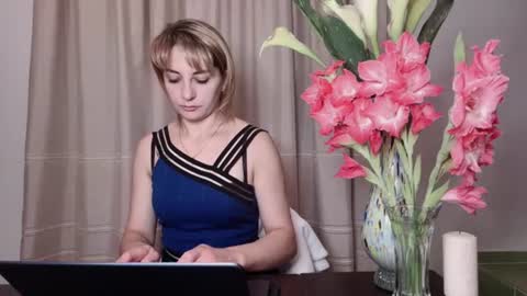 Snapshot of crystalfever_ chatting on 07-22-26, 08:44 Mary online show from 07-22-26, 08:44
