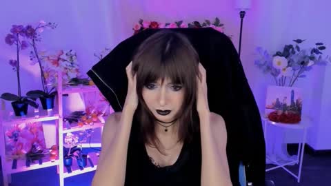 crystallbloom online show from 12-16-25, 05:18