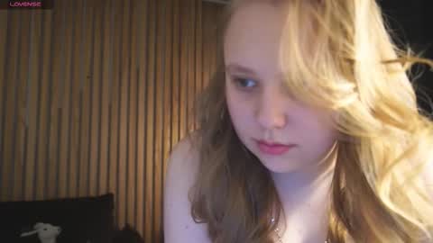 crystallpaws_ online show from 12-23-25, 06:22