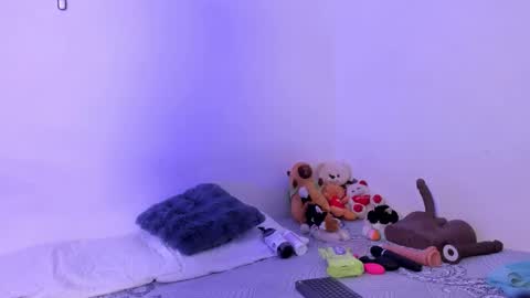 Soy Crystal online show from 10-11-25, 12:04