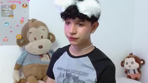 Cuddly online show from 10-20-25, 04:24