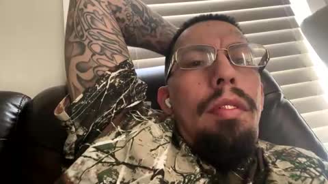 Snapshot of cuete2100 chatting on 11-22-25, 05:12 cuete2100 online show from 11-22-25, 05:12