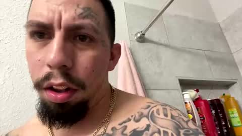 Snapshot of cuete2100 chatting on 11-23-25, 06:46 cuete2100 online show from 11-23-25, 06:46