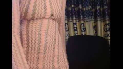 Snapshot of cumebony_petit chatting on 09-20-25, 05:36 cumebony_petit online show from 09-20-25, 05:36