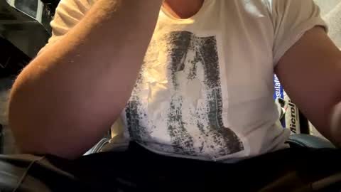 Snapshot of cumfacialxxx chatting on 12-17-24, 05:15 cumfacialxxx online show from 12-17-24, 05:15