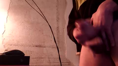 Snapshot of cumfeetbass chatting on 02-22-25, 09:26 cumfeetbass online show from 02-22-25, 09:26