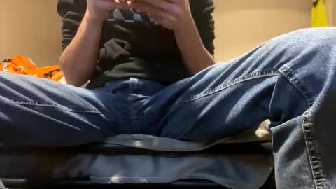 Snapshot of cumm4mee828 chatting on 10-21-25, 06:41 cumm4mee828 online show from 10-21-25, 06:41