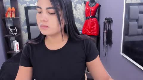 Snapshot of cumming_tiffani chatting on 09-18-25, 12:18 cumming tiffani online show from 09-18-25, 12:18