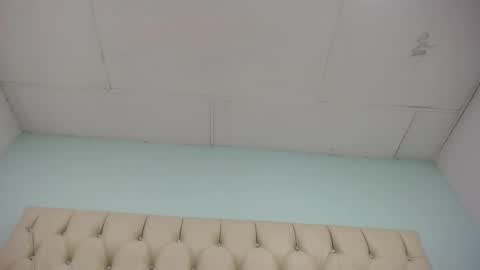 Snapshot of cumontitsxxx chatting on 09-19-25, 11:33 Cumontitsxxx online show from 09-19-25, 11:33