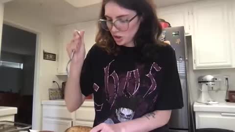 Snapshot of cupiesbedroom chatting on 11-12-25, 10:41 Cupid online show from 11-12-25, 10:41