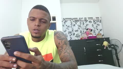 dominic and julieta... independent models online show from 01-03-25, 10:41