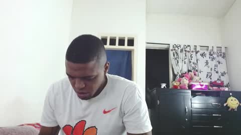 dominic and julieta... independent models online show from 01-16-25, 10:21