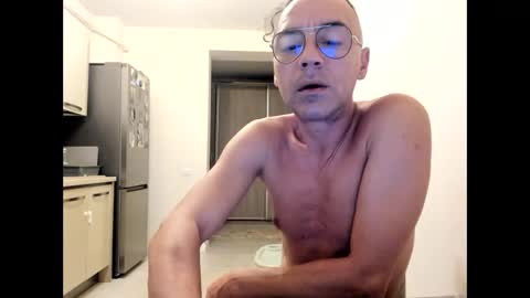 Snapshot of cuplu29 chatting on 12-16-24, 05:27 maria  alex online show from 12-16-24, 05:27