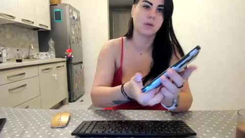 Snapshot of cuplu29 chatting on 02-12-25, 04:44 maria  alex online show from 02-12-25, 04:44
