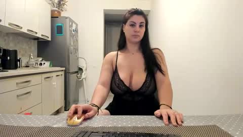 Snapshot of cuplu29 chatting on 02-20-25, 07:52 maria  alex online show from 02-20-25, 07:52