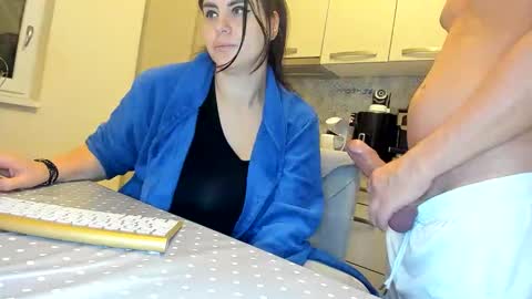Snapshot of cuplu29 chatting on 10-22-25, 10:31 maria  alex online show from 10-22-25, 10:31
