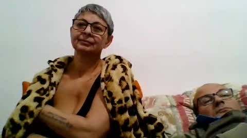 Snapshot of cuplu4346529860 chatting on 12-15-24, 07:42 couple online show from 12-15-24, 07:42