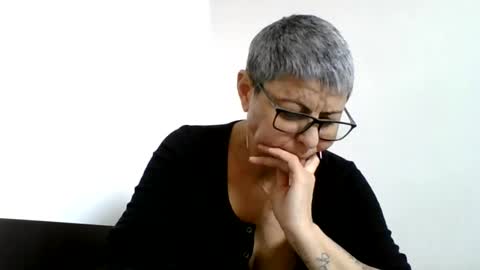 Snapshot of cuplu4346529860 chatting on 02-19-25, 11:17 couple online show from 02-19-25, 11:17