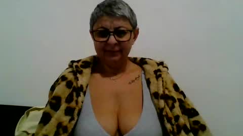 Snapshot of cuplu4346529860 chatting on 02-27-25, 05:58 couple online show from 02-27-25, 05:58