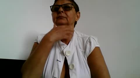 Snapshot of cuplu4346529860 chatting on 10-01-25, 10:32 couple online show from 10-01-25, 10:32