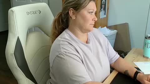 Snapshot of curiouscouple3143 chatting on 02-03-25, 03:27 curious couple online show from 02-03-25, 03:27