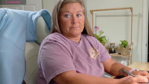 Snapshot of curiouscouple3143 chatting on 11-20-25, 07:46 curious couple online show from 11-20-25, 07:46