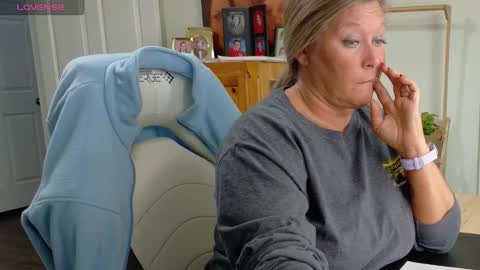 Snapshot of curiouscouple3143 chatting on 12-17-25, 06:25 curious couple online show from 12-17-25, 06:25