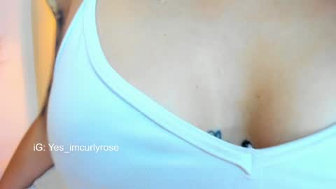 Snapshot of curlyrose_ chatting on 01-07-25, 11:56 Rose online show from 01-07-25, 11:56