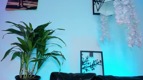 Snapshot of curlyrose_ chatting on 02-02-25, 02:38 Rose online show from 02-02-25, 02:38