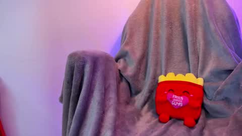 Snapshot of curlyrose_ chatting on 02-20-25, 11:54 Rose online show from 02-20-25, 11:54