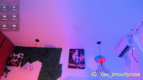 Snapshot of curlyrose_ chatting on 09-09-25, 10:09 Rose online show from 09-09-25, 10:09