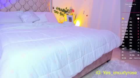 Snapshot of curlyrose_ chatting on 09-19-25, 01:07 Rose online show from 09-19-25, 01:07