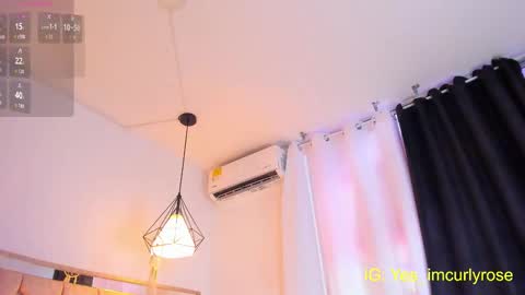 Snapshot of curlyrose_ chatting on 10-20-25, 09:26 Rose online show from 10-20-25, 09:26